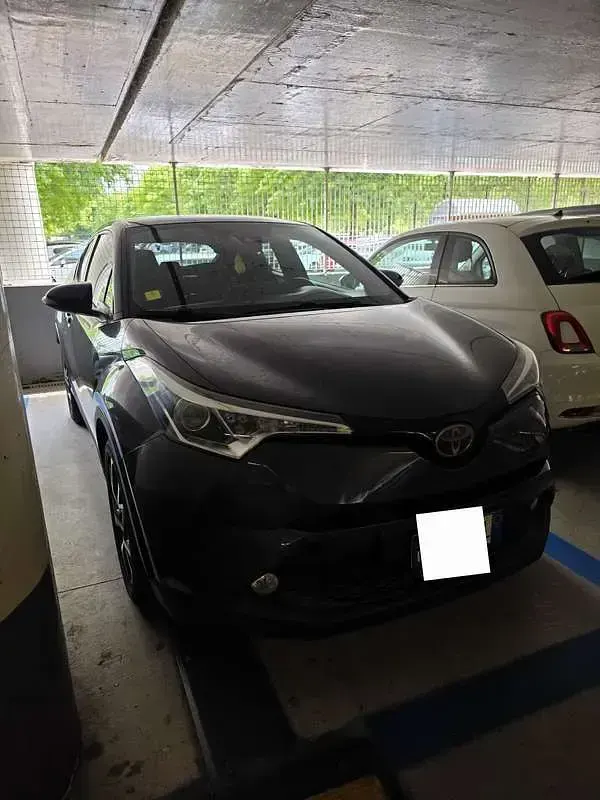 Usata Toyota C-HR Lounge 116 CV (85 kW) 2017 SUV