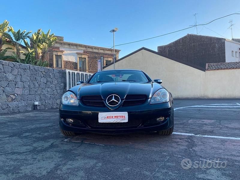 Usata Mercedes SLK200 163 CV (119 kW) 2007 Nero Cabrio