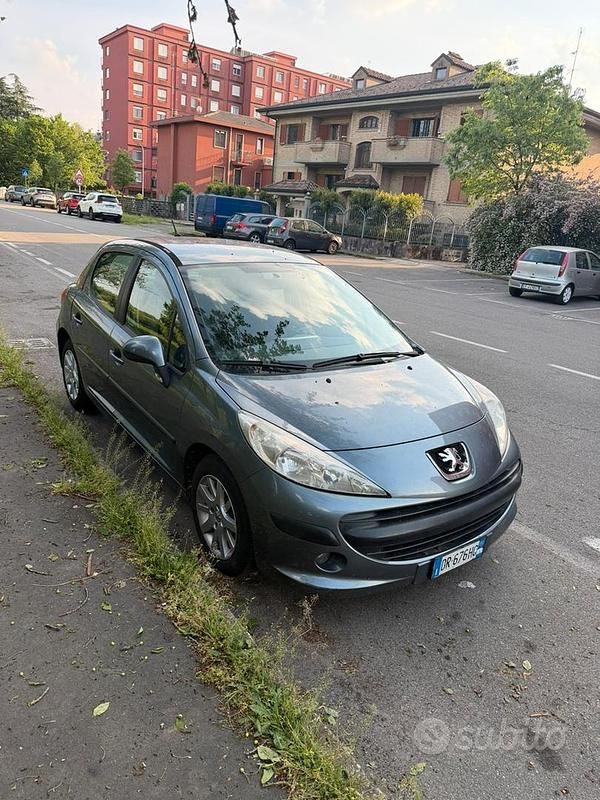 Usata Peugeot 207 75 CV (55 kW) 2008 Grigio Berlina