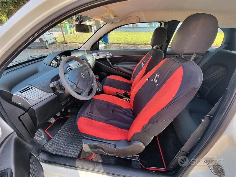 Usata Lancia Ypsilon 2011 Bianco Utilitaria