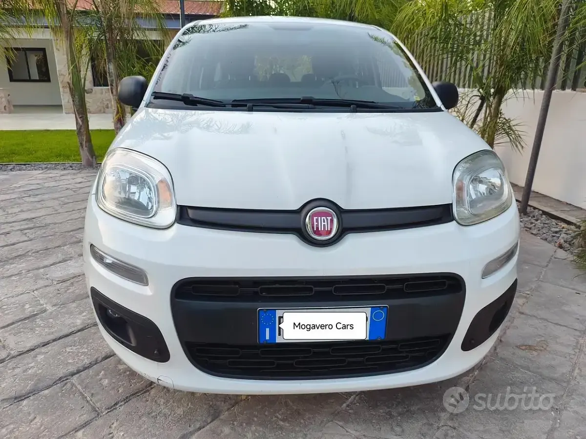 Usata Fiat Panda Lounge 69 CV (50 kW) 2020 Bianco Utilitaria