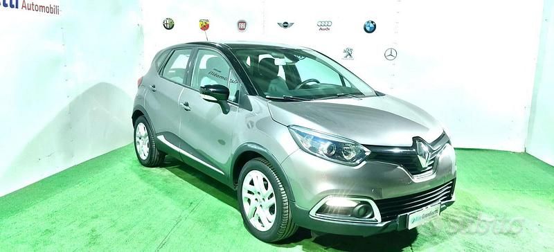 Usata Renault Captur 90 CV (66 kW) 2014 Grigio SUV