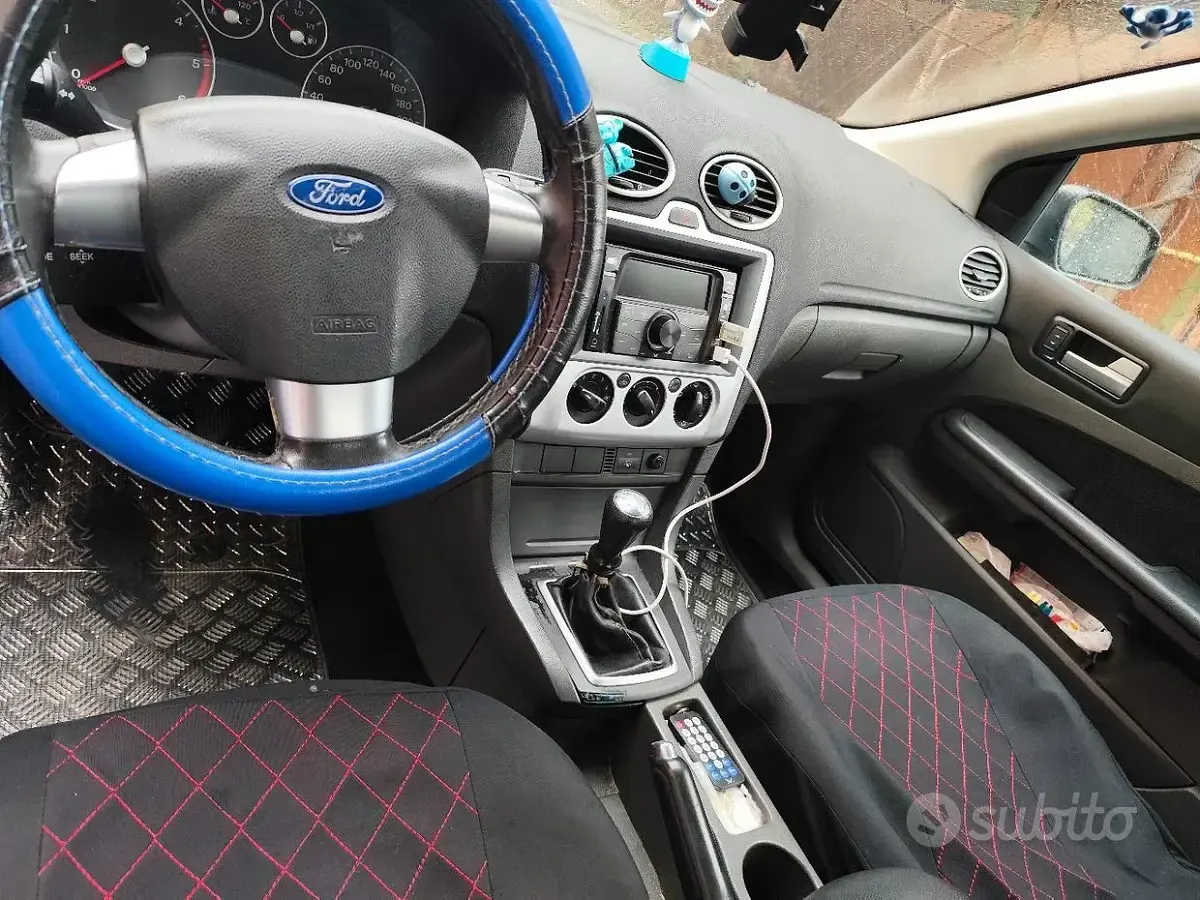 Occasion Ford Focus 90 ch (66 kW) 2007 Bleue Berline