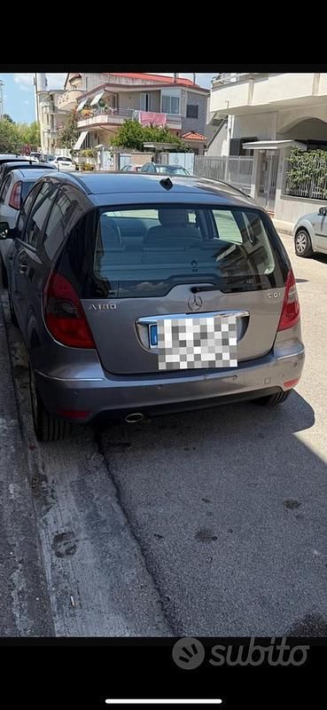 Usata Mercedes A180 116 CV (85 kW) 2009 Grigio Berlina