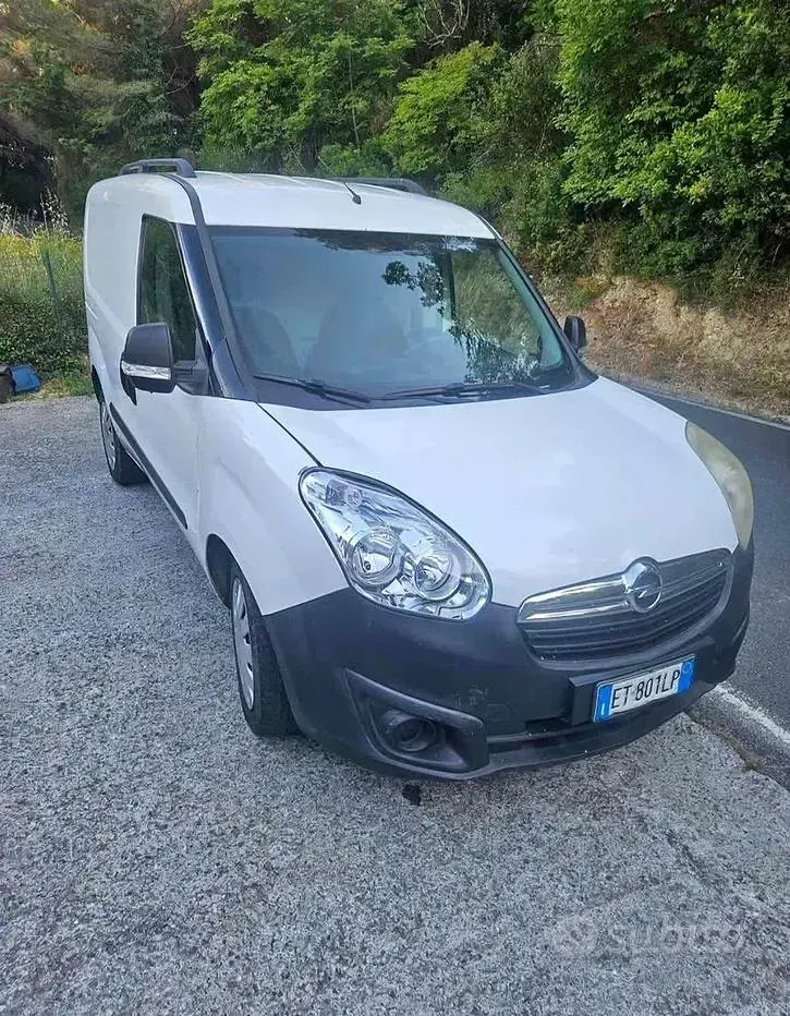 Usata Opel Combo 120 CV (88 kW) 2013 Bianco Monovolume