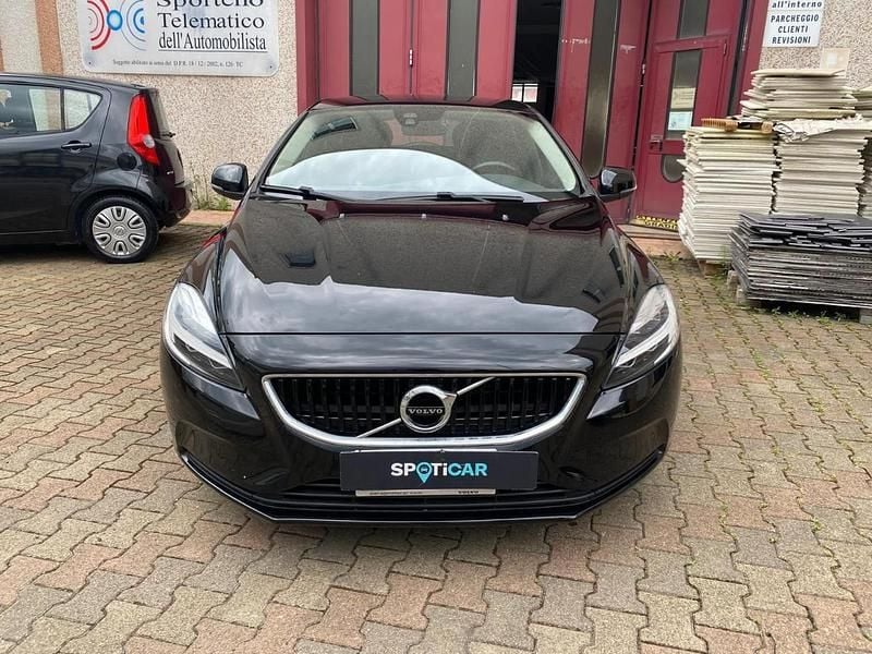 Usata Volvo V40 Business Edition 120 CV (88 kW) 2019 Nero Station wagon