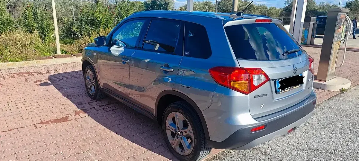 Usata Suzuki Vitara 120 CV (88 kW) 2018 Grigio SUV