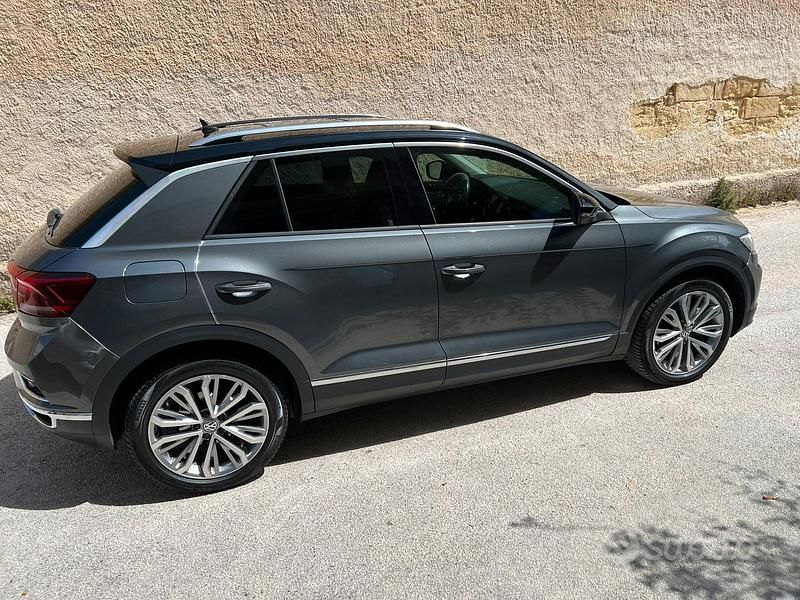 Usata VW T-Roc Advance 150 CV (110 kW) 2018 Grigio SUV