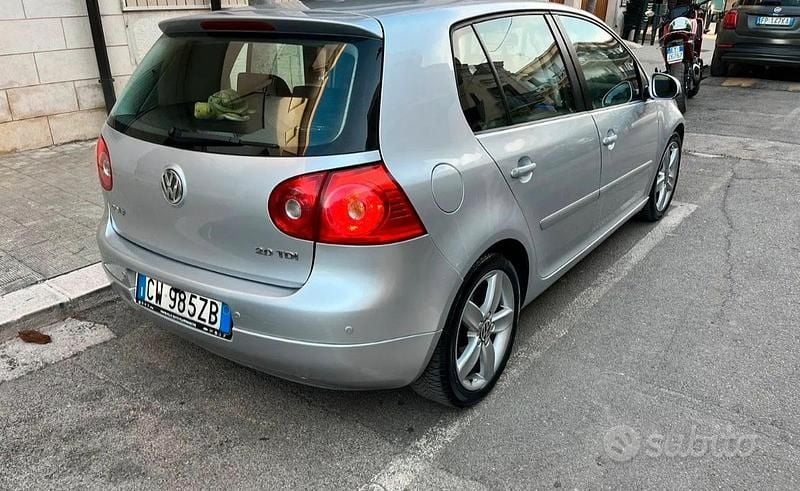 Usata VW Golf V 2004 Grigio Utilitaria