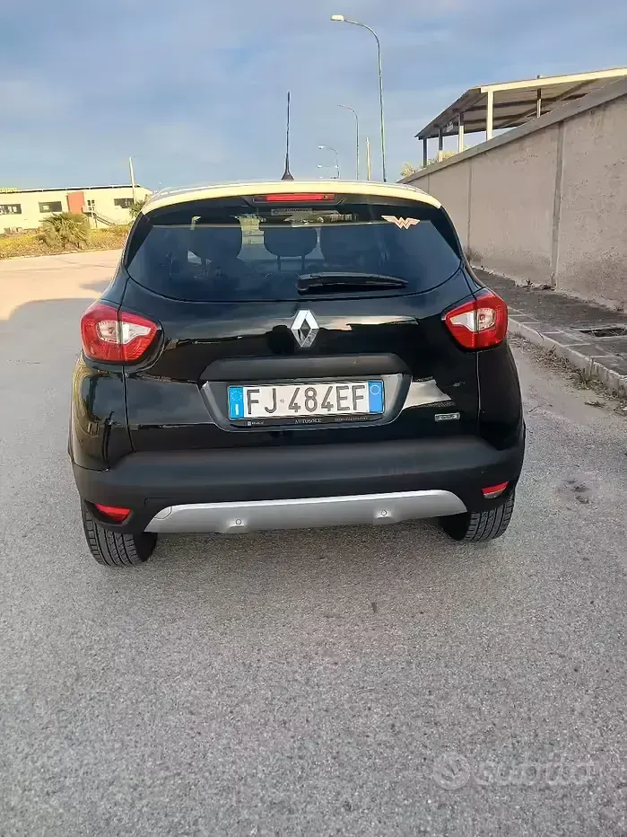 Usata Renault Captur 90 CV (66 kW) 2017 Nero SUV