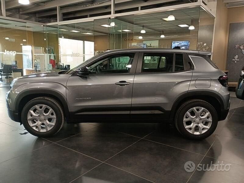 Nuova Jeep Avenger Altitude 100 CV (73 kW) 2025 Grigio SUV