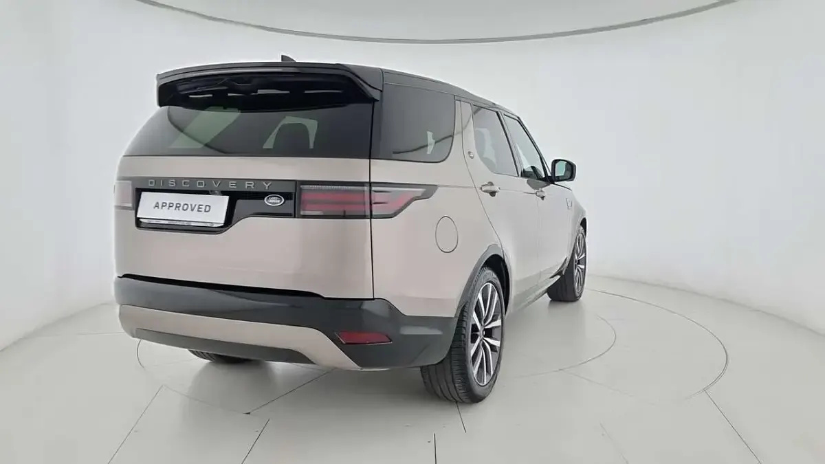 Usata Land Rover Discovery 5 R-Dynamic 249 CV (183 kW) 2023 Oro SUV