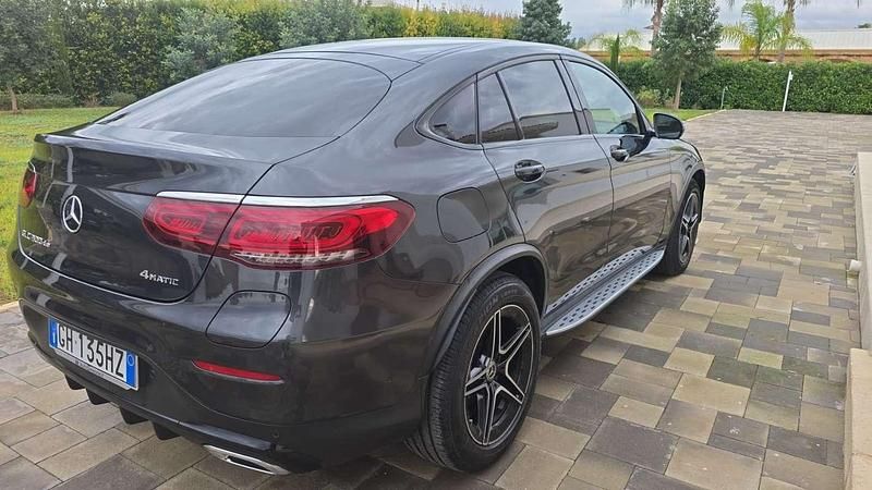 Usata Mercedes GLC300e Edition 194 CV (142 kW) 2021 Grigio Coupé