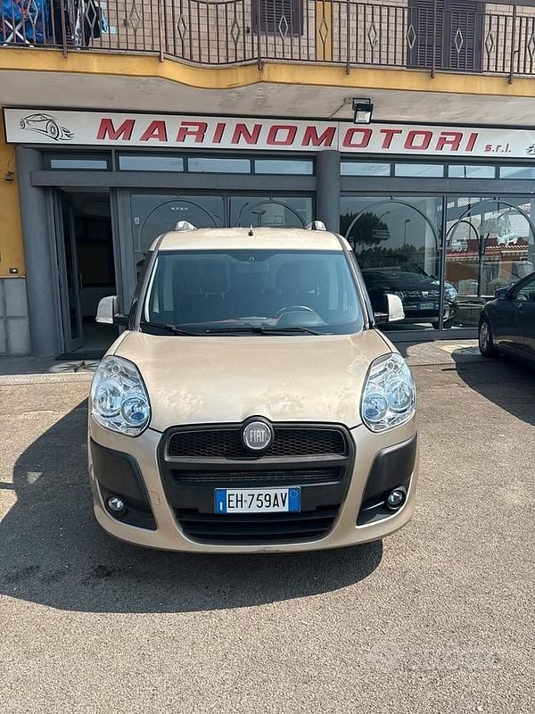 Usata Fiat Doblò Emotion 2011 Grigio Monovolume