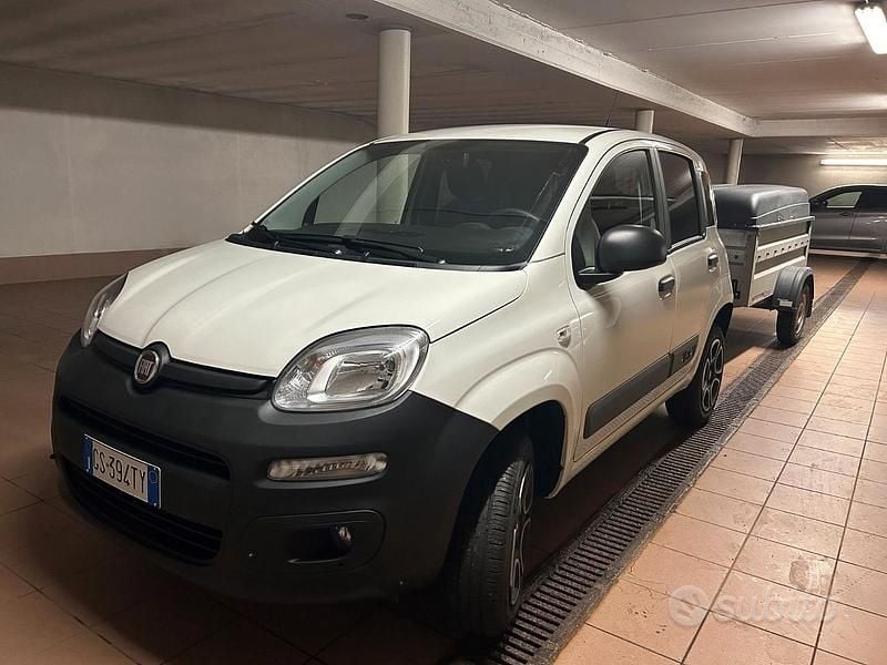Usata Fiat Panda 4x4 85 CV (62 kW) 2024 Bianco Utilitaria