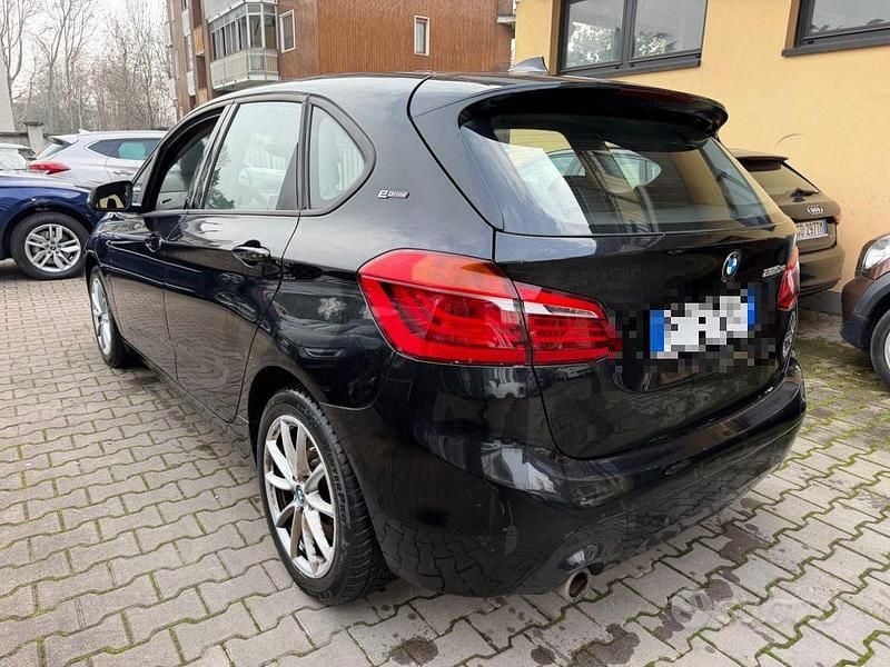 Usata BMW 225 Active Tourer iPerformance 136 CV (100 kW) 2019 Nero Monovolume