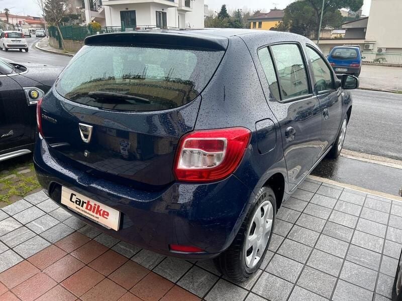 Usata Dacia Sandero Ambiance 75 CV (55 kW) 2015 Blu Utilitaria