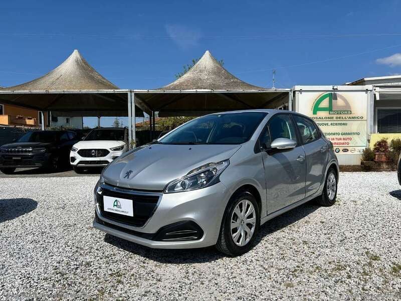 Argento Usata 2018 Peugeot 208 Active Due volumi | 9900 € (Buon prezzo) - Immagine 1/4
