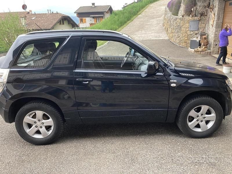 Usata Suzuki Vitara 129 CV (94 kW) 2007 Nero Station wagon