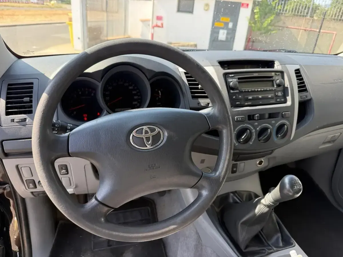 Usata Toyota HiLux SR 171 CV (125 kW) 2008 Nero Pick-up
