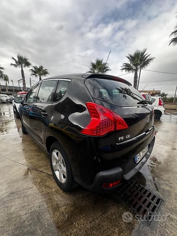 Usata Peugeot 3008 Allure 112 CV (82 kW) 2012 Nero SUV