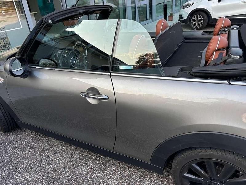 Usata Mini Cooper D Cabriolet Hype 116 CV (85 kW) 2016 Grigio Cabrio