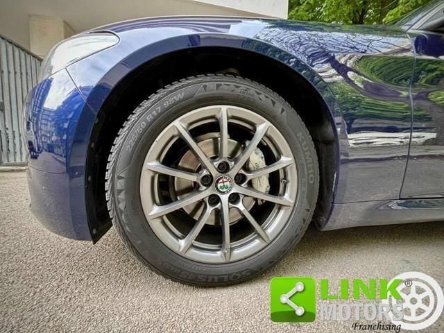 Usata Alfa Romeo Giulia Business 136 CV (100 kW) 2019 Blu Berlina