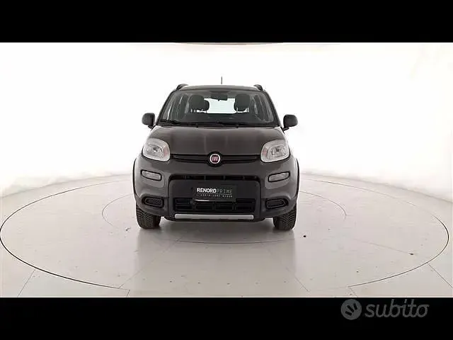Usata Fiat Panda 4x4 Wild 85 CV (62 kW) 2022 Grigio scuro Utilitaria