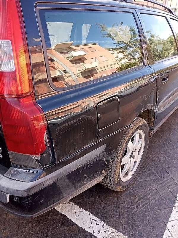 Usata Volvo V70 163 CV (119 kW) 2004 Nero Station wagon