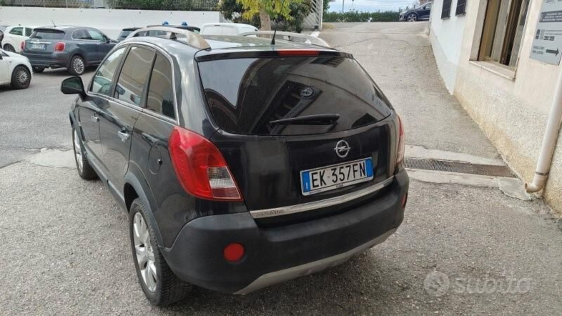 Usata Opel Antara Cosmo 184 CV (135 kW) 2011 Nero SUV