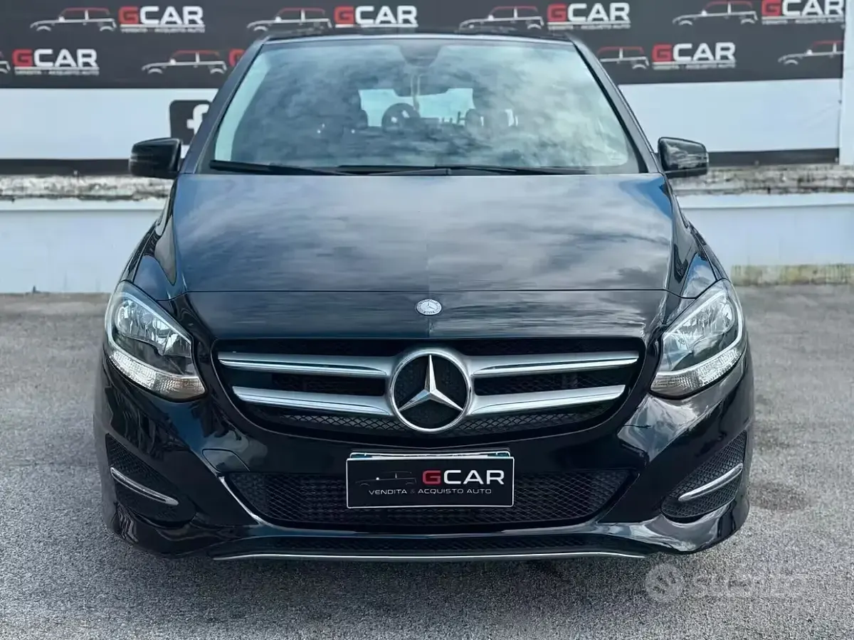 Begagnad Mercedes B160 Premium 90 HK (66 kW) 2016 Svart Minibuss