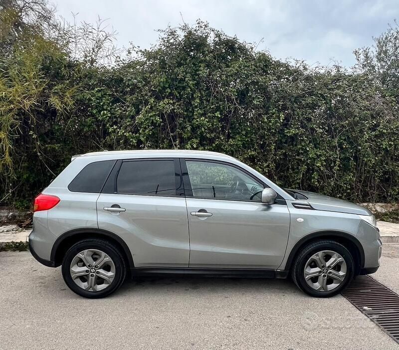 Usata Suzuki Vitara Cool 120 CV (88 kW) 2016 Grigio SUV
