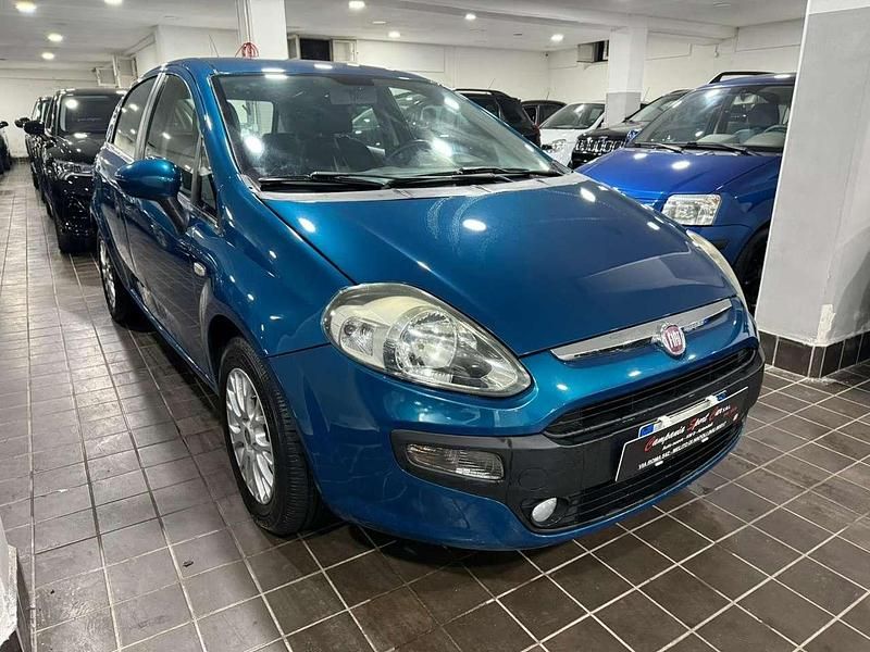 Blu Usata 2013 Fiat Punto Evo Lounge Due volumi | 3890 € (Ottimo prezzo) - Immagine 1/4