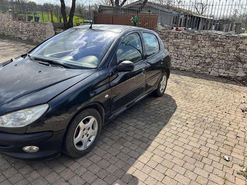 Usata Peugeot 206 68 CV (50 kW) 2004 Berlina