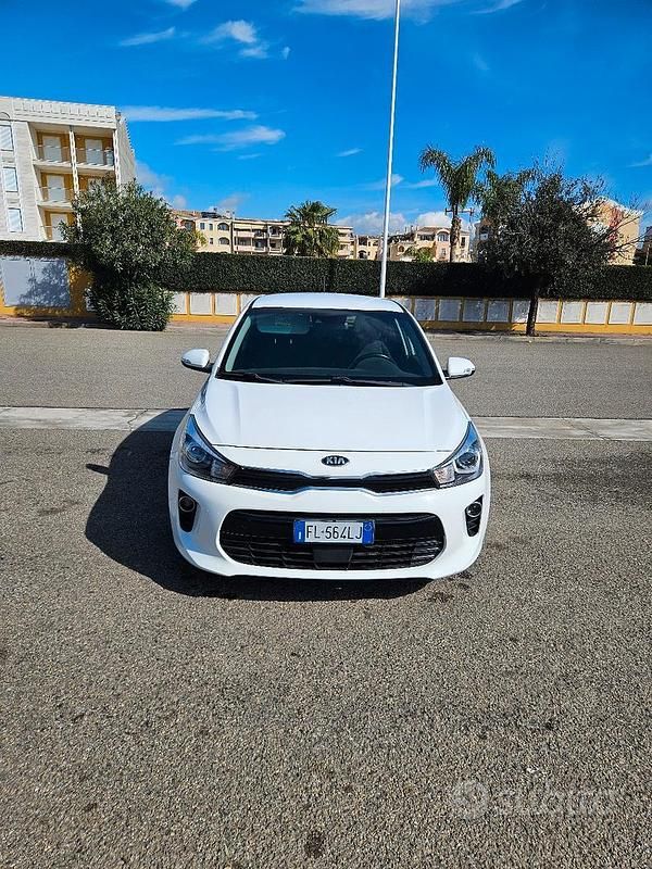Usata Kia Rio 2017 Bianco Berlina