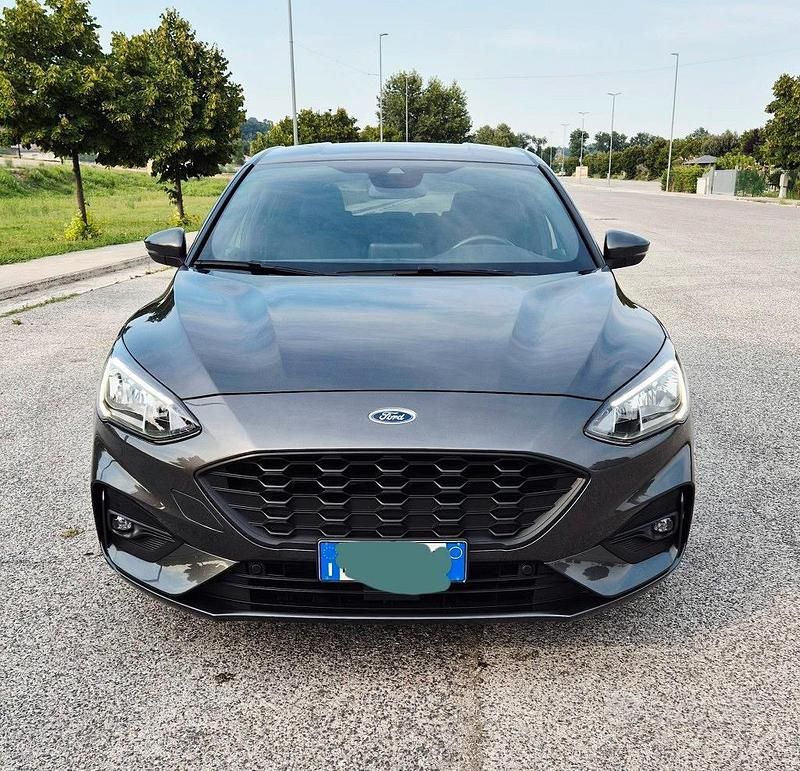 Usata 2019 Ford Focus ST-Line Tre volumi | 13.900 € (Ottimo prezzo) - Immagine 1/4