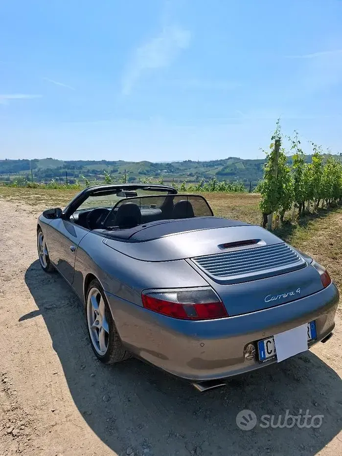 Usata Porsche 911 Carrera 4 Cabriolet 320 CV (235 kW) 2005 Grigio Cabrio