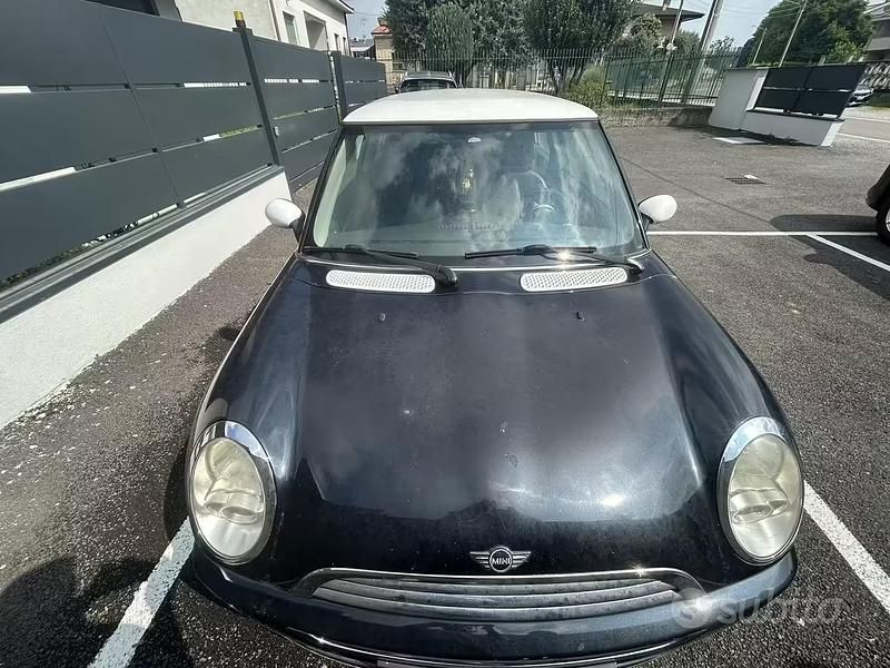 Usata Mini Cooper 116 CV (85 kW) 2005 Blu Utilitaria