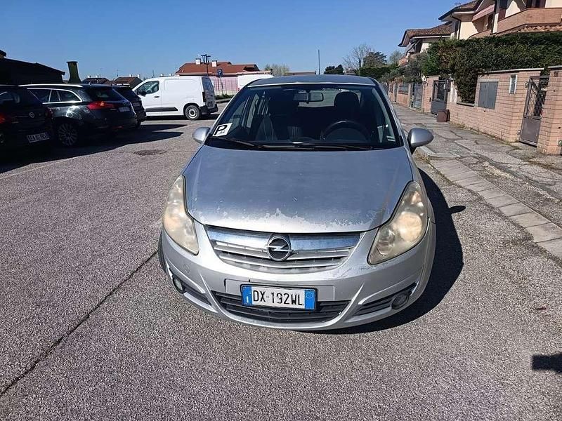 Usata Opel Corsa Cosmo 80 CV (58 kW) 2009 Utilitaria