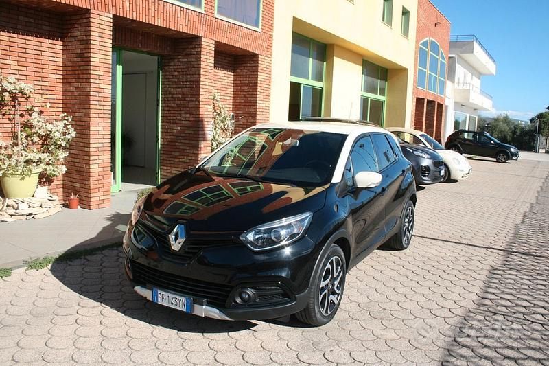 Usata Renault Captur Intens 90 CV (66 kW) 2016 Nero SUV