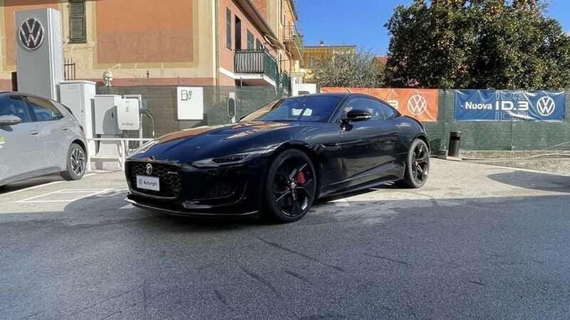 Nero Usata 2021 Jaguar F-Type R-Dynamic Coupé | 51.300 € (Cara) - Immagine 1/4