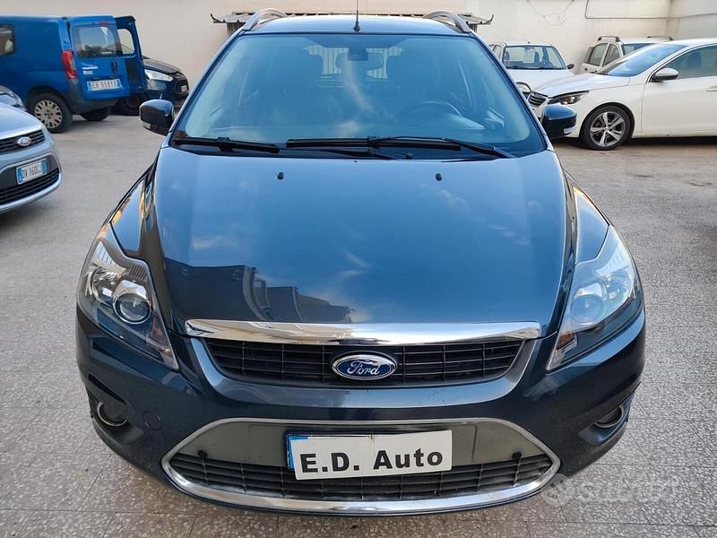 Usata Ford Focus 90 CV (66 kW) 2009 Grigio Station wagon