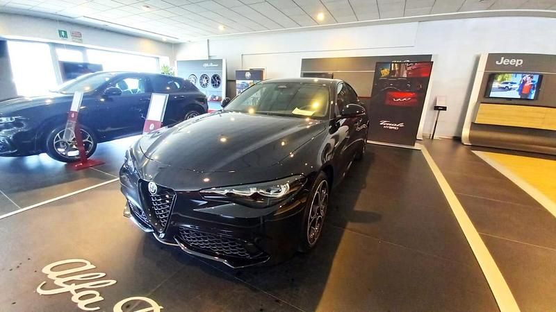 Nuova Alfa Romeo Giulia Veloce 211 CV (155 kW) 2025 Nero Berlina