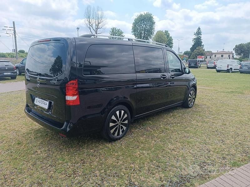 Usata Mercedes V250 Premium 190 CV (139 kW) 2023 Nero Monovolume