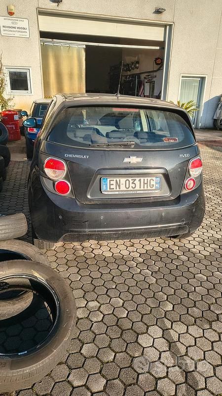Usata Chevrolet Aveo 86 CV (63 kW) 2012 Nero Utilitaria
