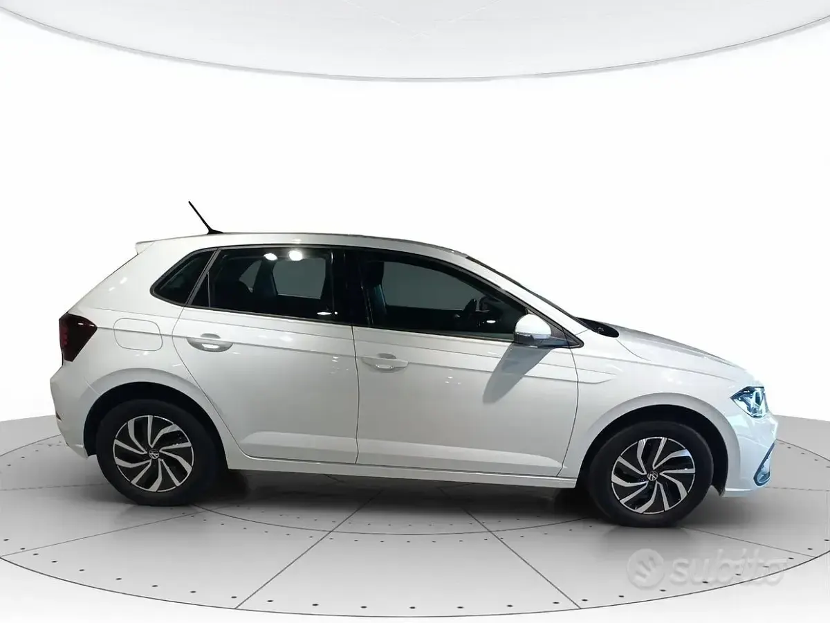 Usata VW Polo Life 95 CV (69 kW) 2023 Bianco Utilitaria