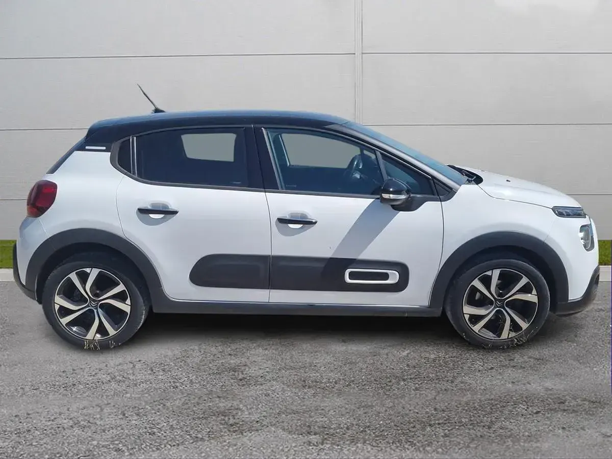 Usata Citroën C3 Shine 83 CV (61 kW) 2022 Bianco + tetto nero Utilitaria