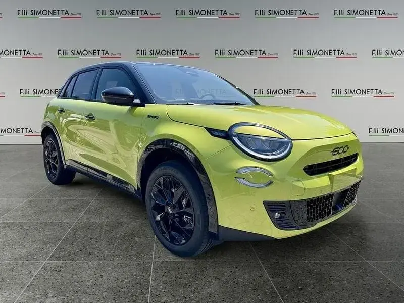 Nuova Fiat 600 Sport 145 CV (106 kW) 2026 Verde SUV