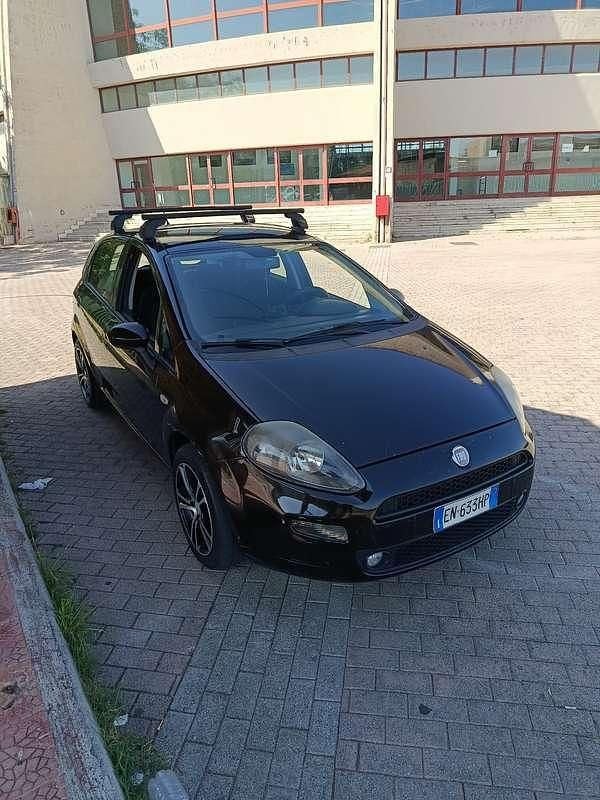 Usata 2012 Fiat Punto Evo Lounge Due volumi | 2200 € (Ottimo prezzo) - Immagine 1/4