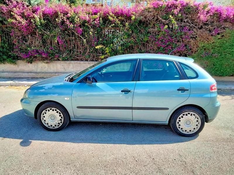 Usata 2005 Seat Ibiza Tre volumi | 2300 € (Buon prezzo) - Immagine 1/4